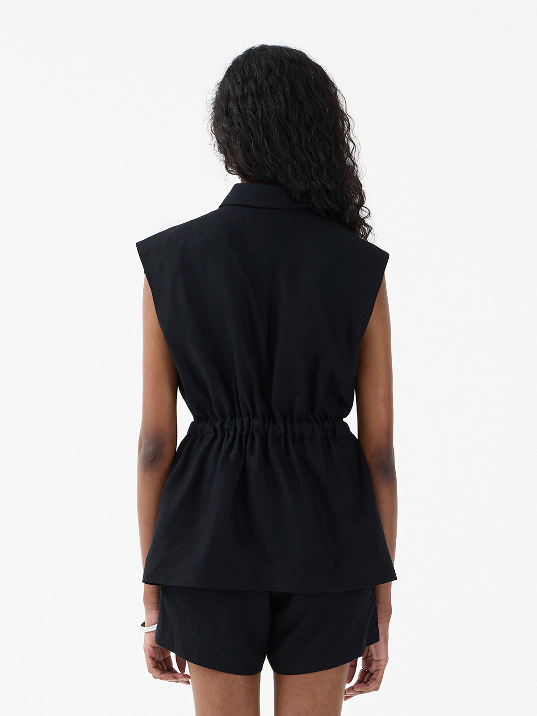 Sole Vest