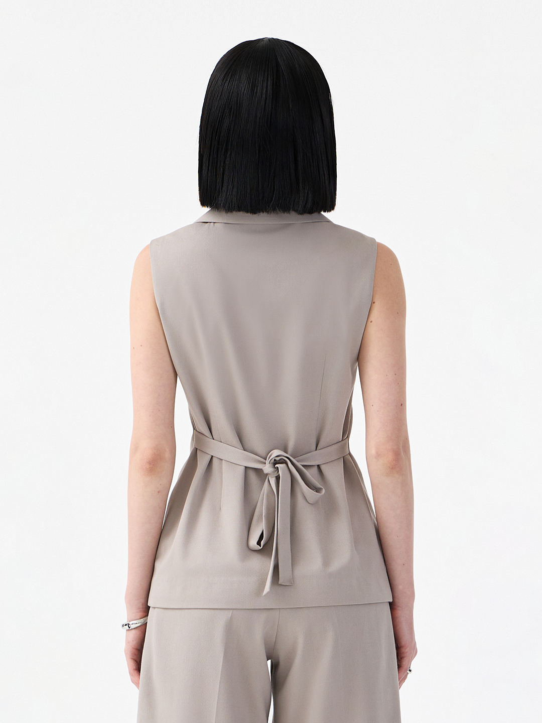 Isolde Vest